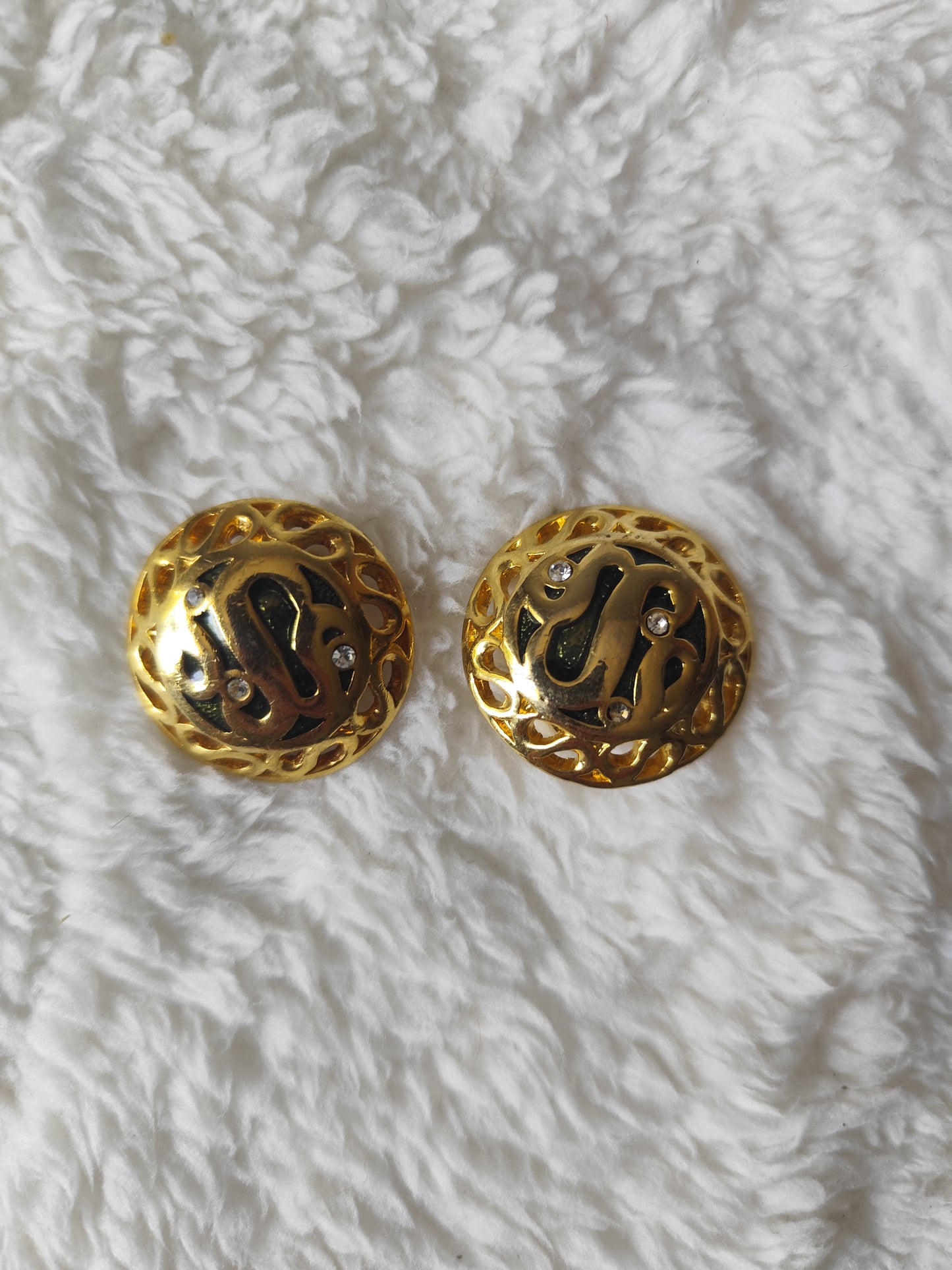 Boucles d’oreilles clip-on métal doré ajouré