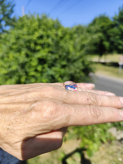 Bague dôme en résine transparente – pois multicolores – style Y2K / rétro pop