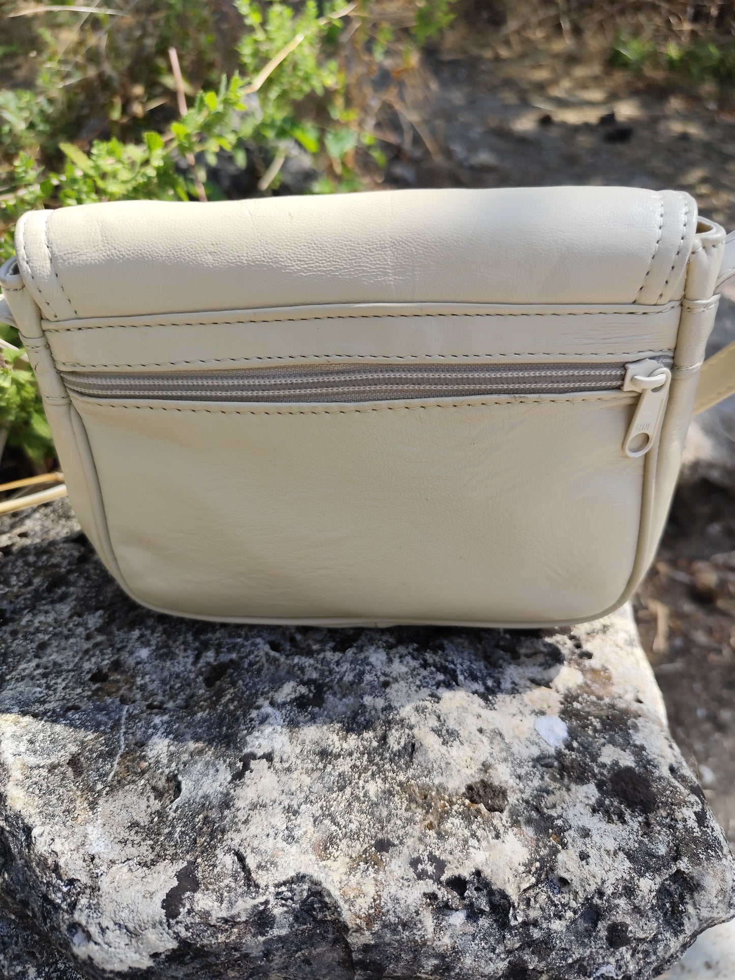 Sac bandoulière crème vintage – petit format élégant