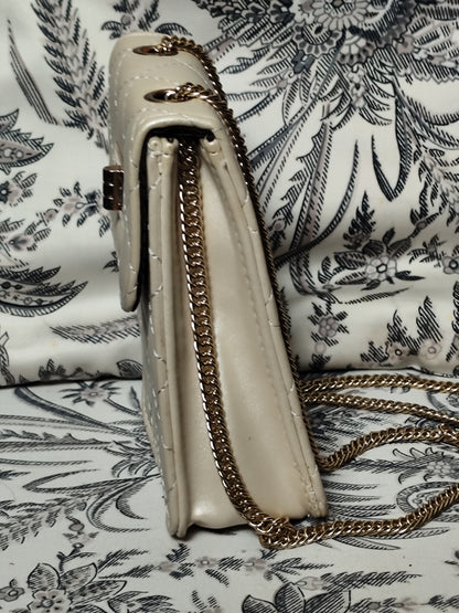 Sac matelassé beige doré à bandoulière chaîne – 11x15x6 cm