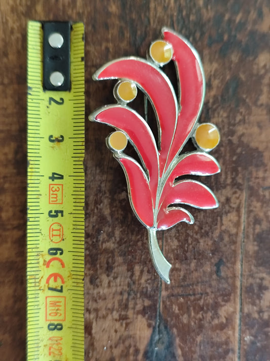 Broche vintage en forme de feuille émaillée rouge et jaune