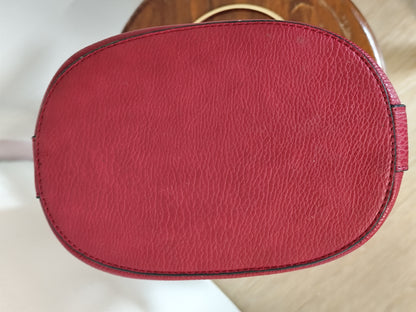 Sac Seau Rigide Adopt’ – Rouge & Doré – Élégant & Structuré