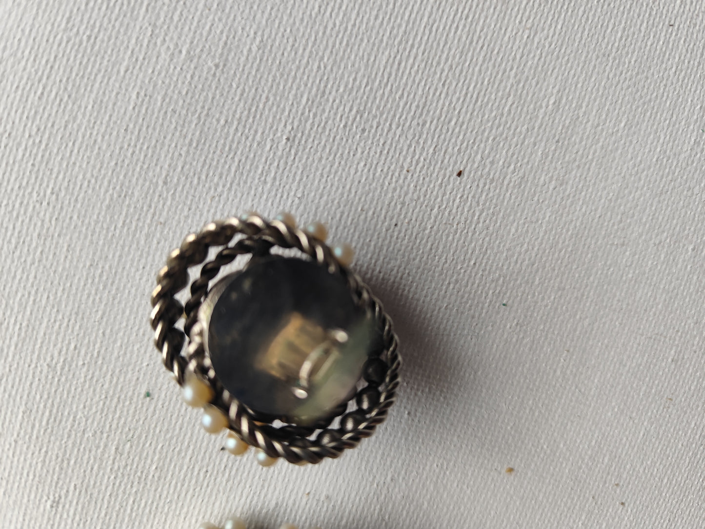 Boucles d’Oreilles Vintage Clip – Perles & Métal Doré Vieilli ✨💎