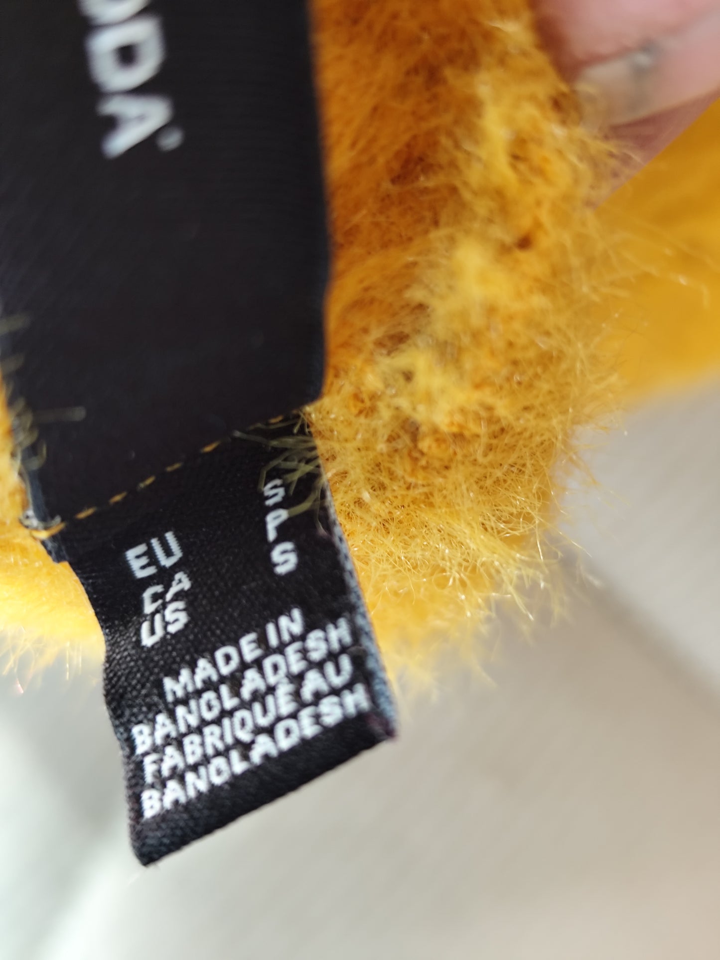 Pull Vero Moda jaune moutarde duveteux – taille 36