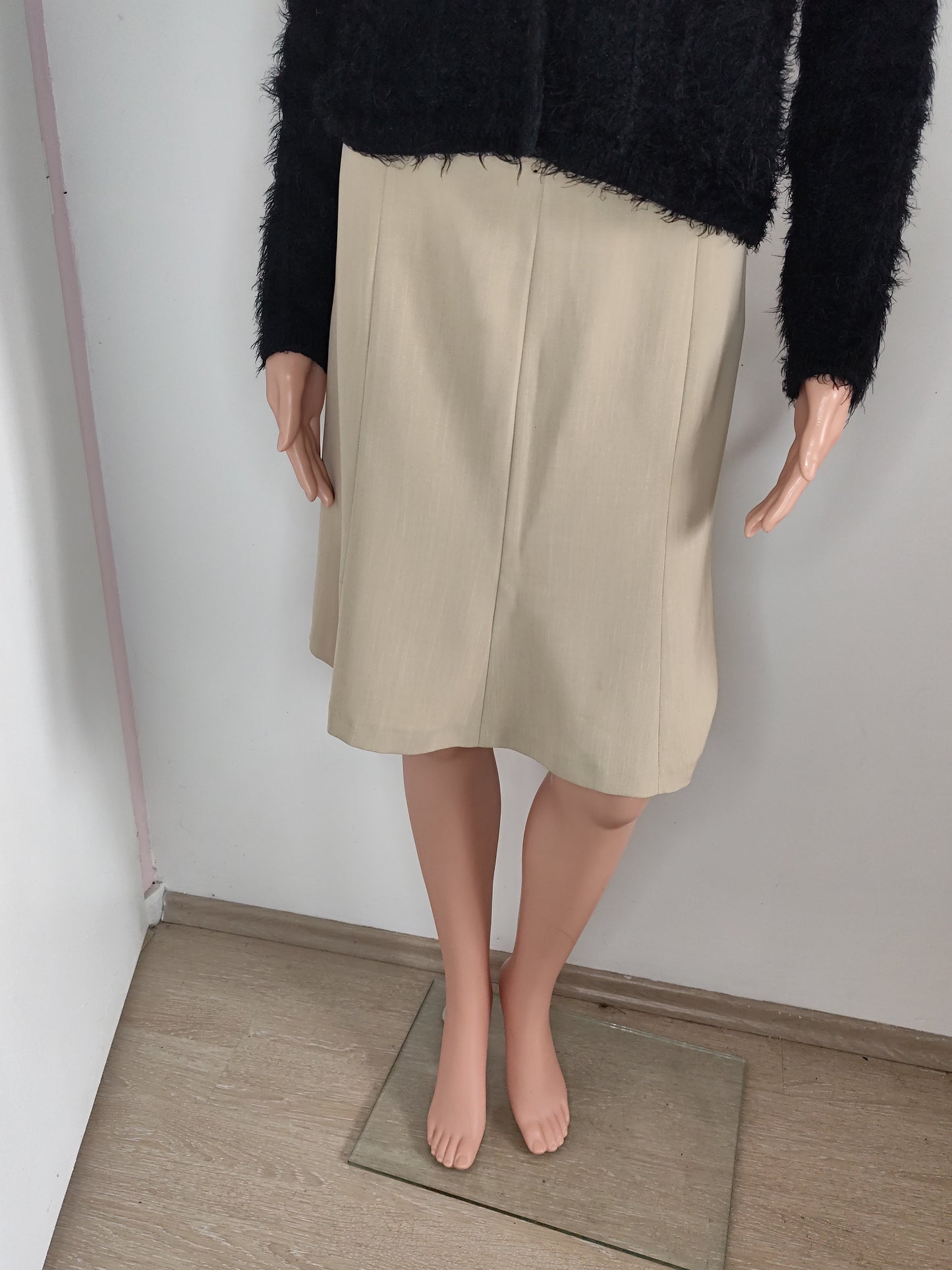 Jupe Courte Naf Naf – Beige Élégant – Taille 40