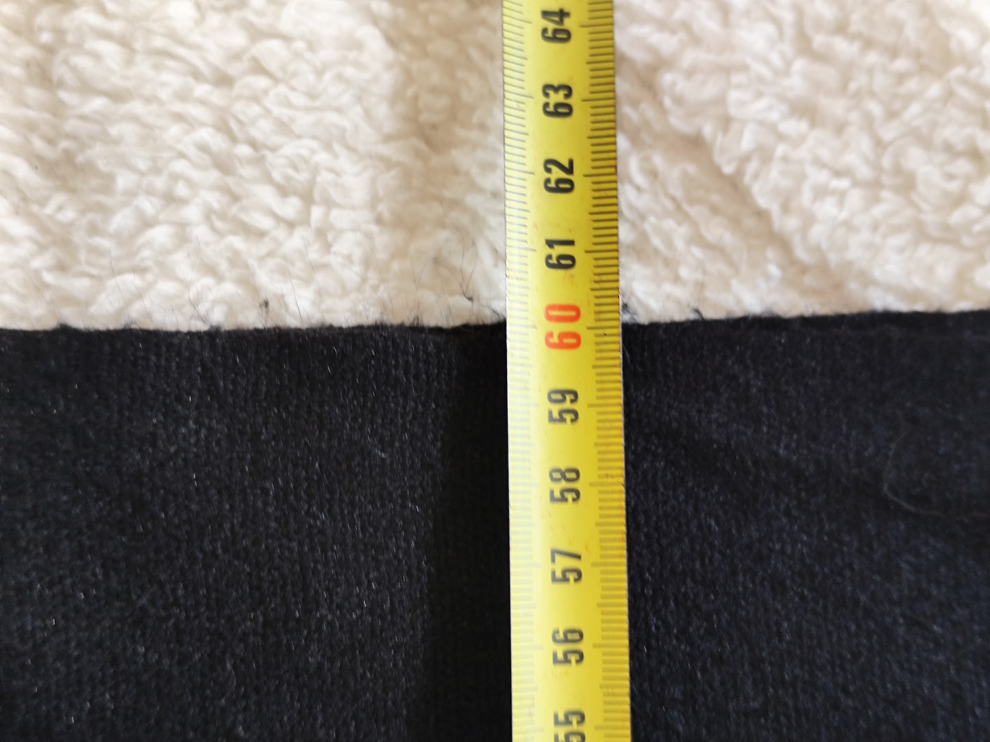 Écharpe noire motifs ethniques – 166x60 cm