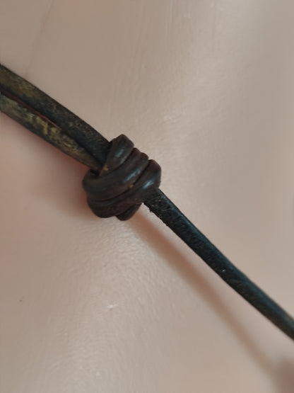 Collier perles roulées main – beige marron– cordon cuir véritable – vintage années 80