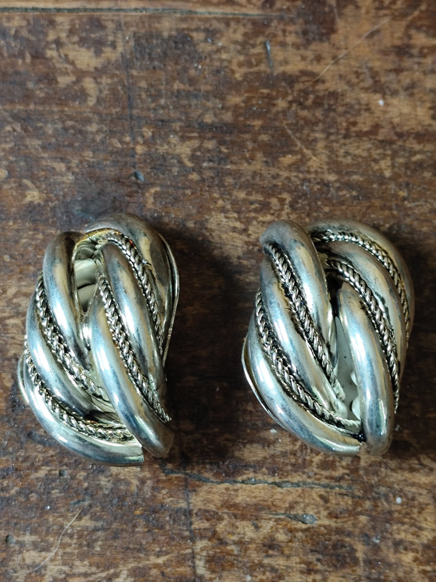 Boucles d’oreilles torsadées argentées à clip – Vintage années 70/80