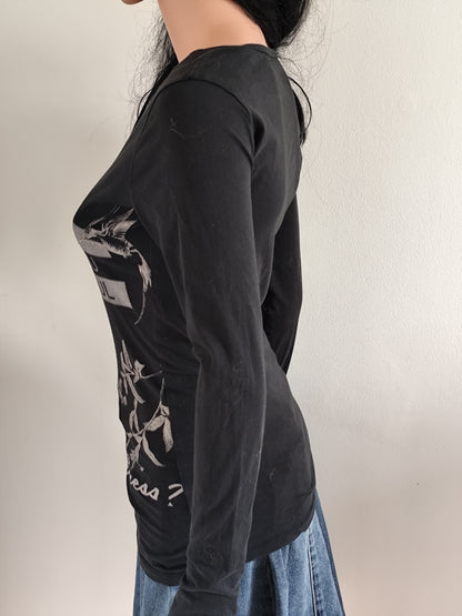 T-shirt manches longues Guess noir imprimé – taille M