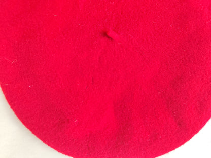 Béret classique en laine rouge