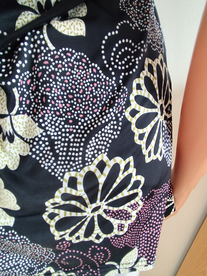 Haut Fluide Noir et Blanc La City – Élégance et Légèreté - Taille 38