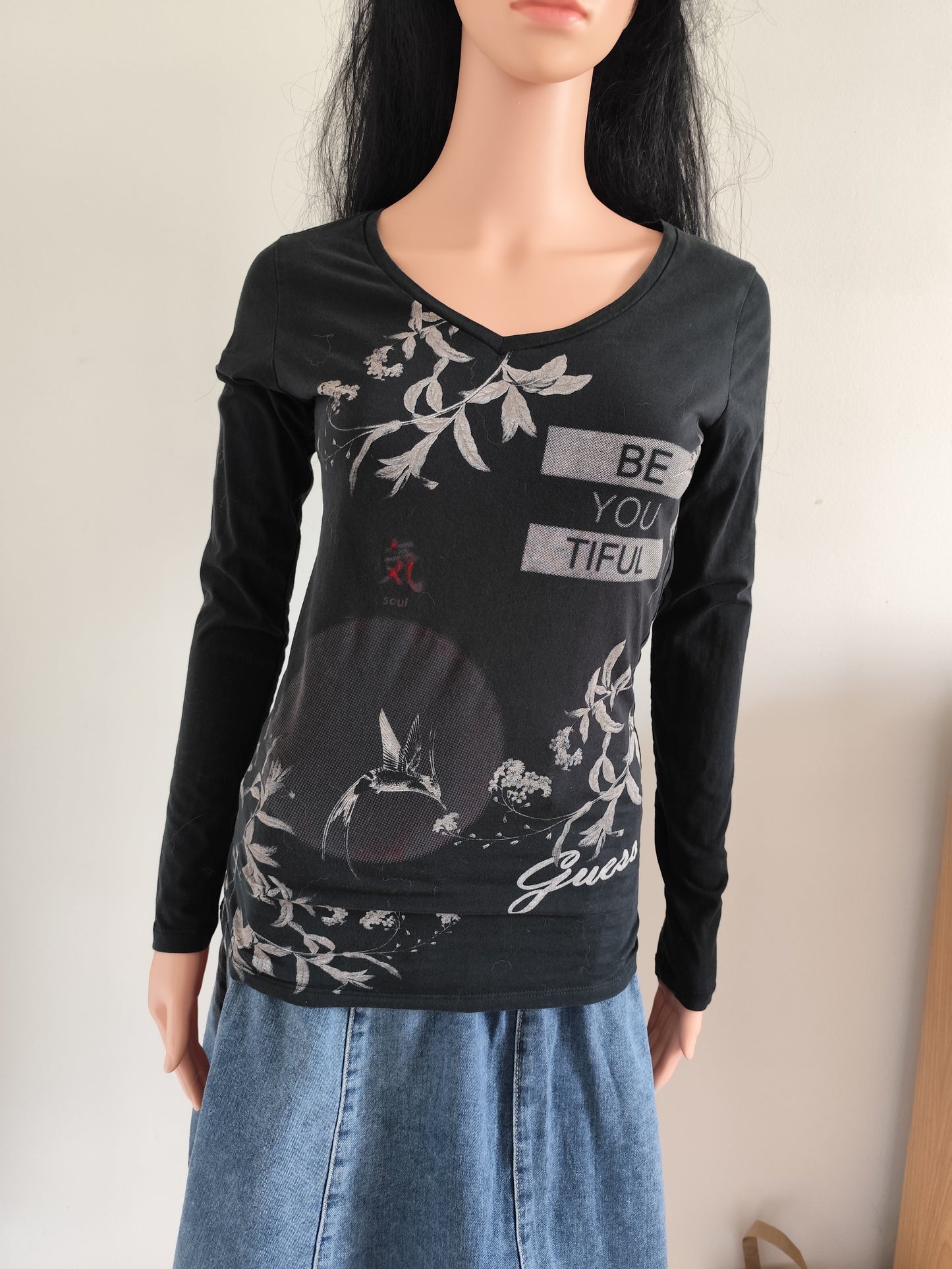 T-shirt manches longues Guess noir imprimé – taille M