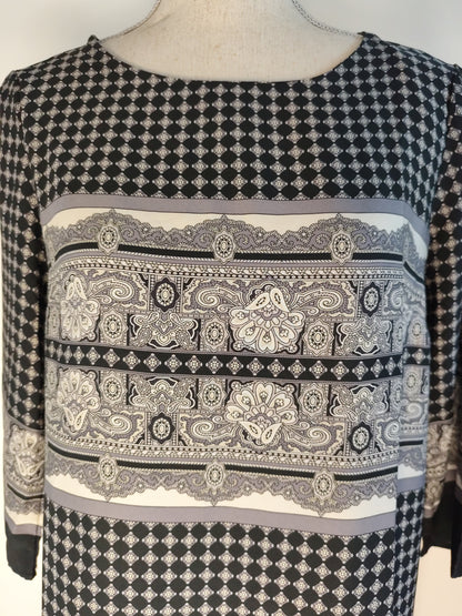 Robe Noire & Blanche Motifs Graphiques – Mango  - Taille 38/40