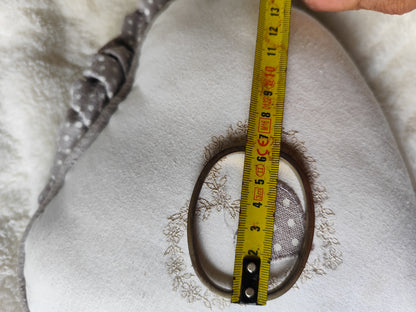 Bracelet rigide doré à strass – forme rectangulaire