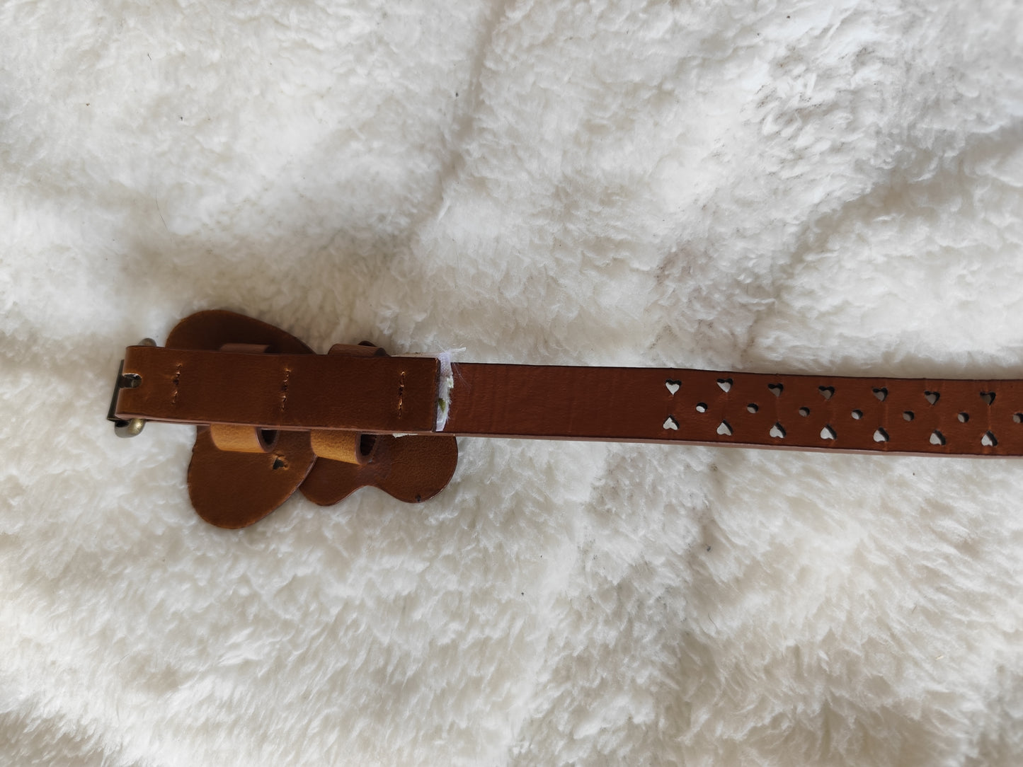 Ceinture fine caramel ajourée – boucle cœur - 80 cm