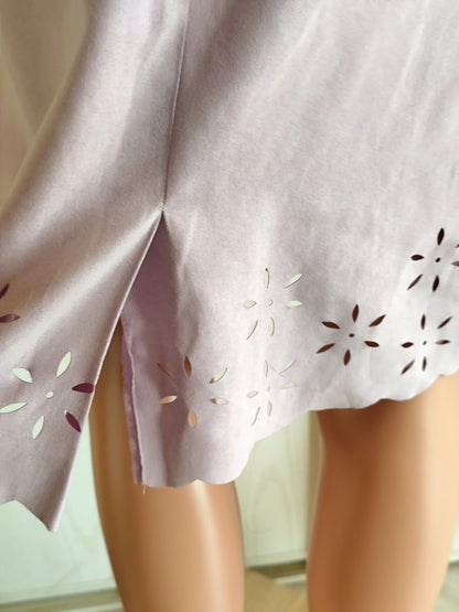 Ensemble tailleur jupe et veste parme motifs fleurs ajourées - Taille 40