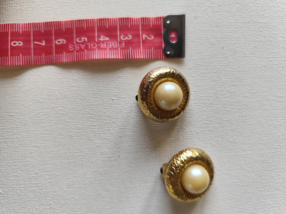Boucles d'Oreilles Clip Vintage dorées  – Élégance Rétro