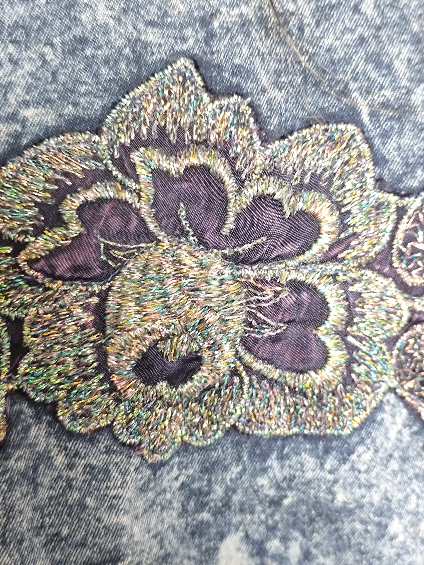 Veste en jean vintage avec broderies florales - Taille 38/40