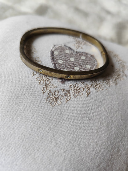 Bracelet rigide doré à strass – forme rectangulaire