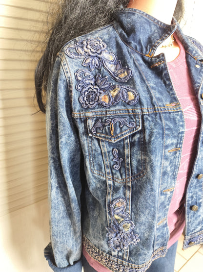 Veste en jean vintage avec broderies florales - Taille 38/40
