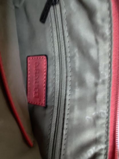 Sac Bandoulière Nanucci – Élégance et Praticité