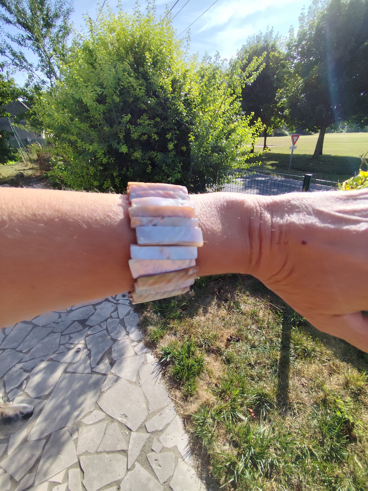 Bracelet vintage en nacre de Tahiti – tons bruns & irisés