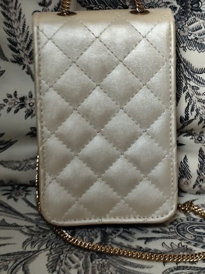 Sac matelassé beige doré à bandoulière chaîne – 11x15x6 cm
