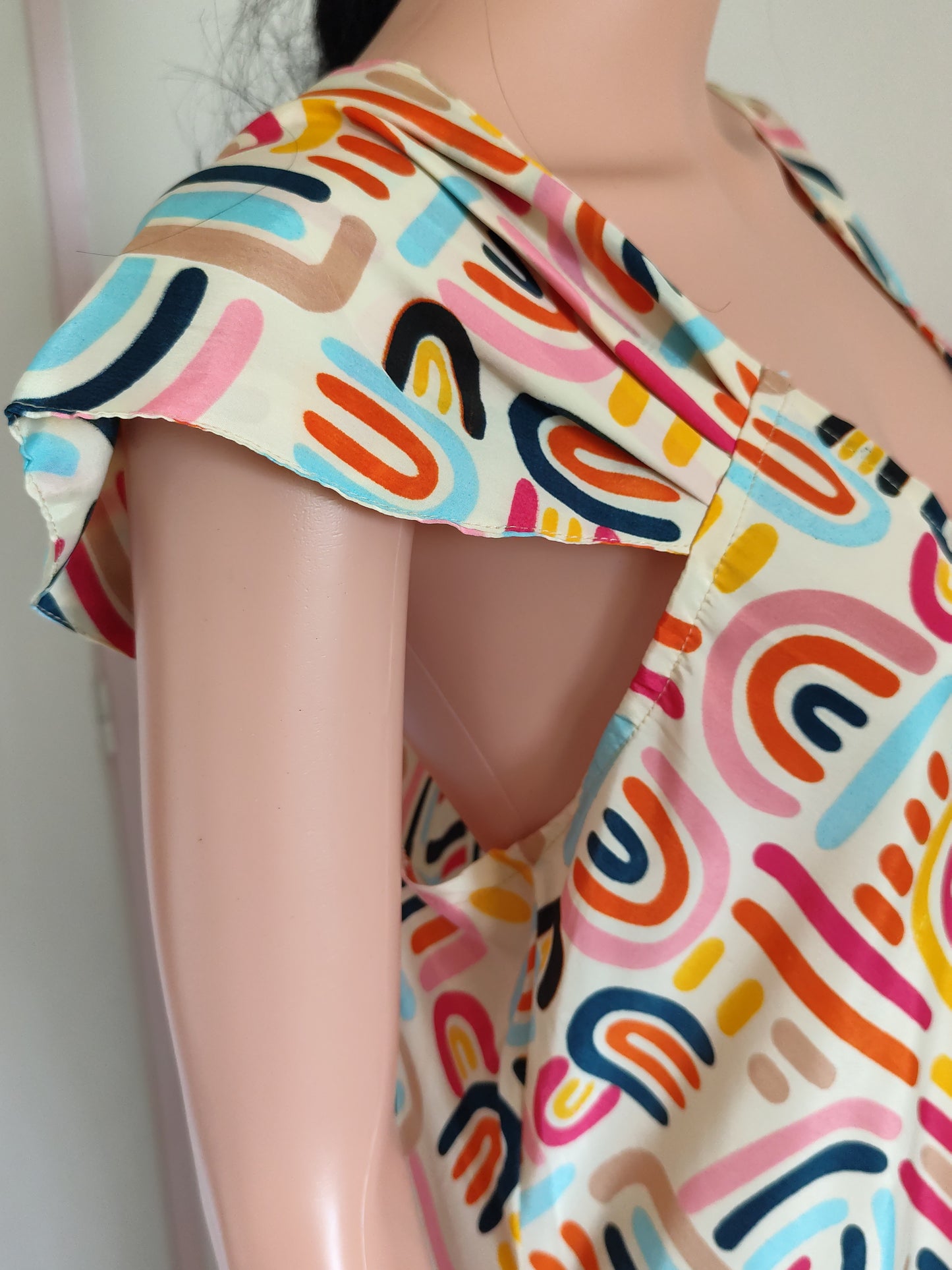 📸 Robe longue d'été à imprimé arc-en-ciel – Gold & Silver – TU