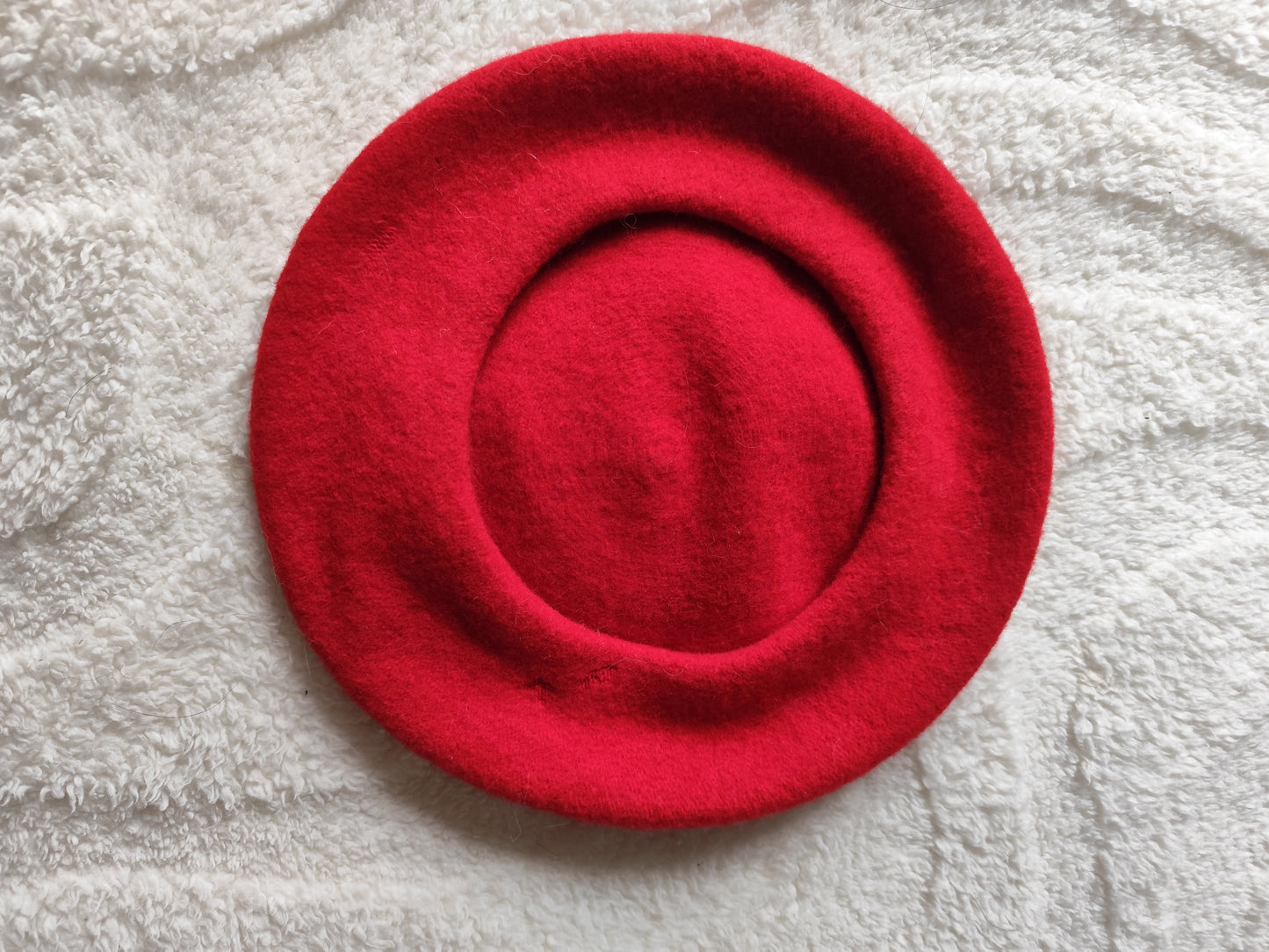 Béret rouge en pure laine