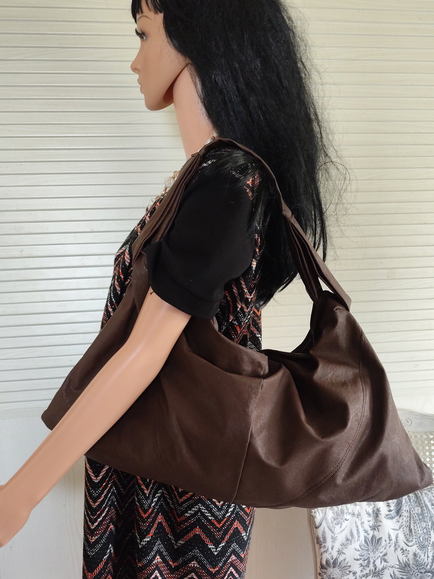 Grand sac cabas hobo marron chocolat porté épaule