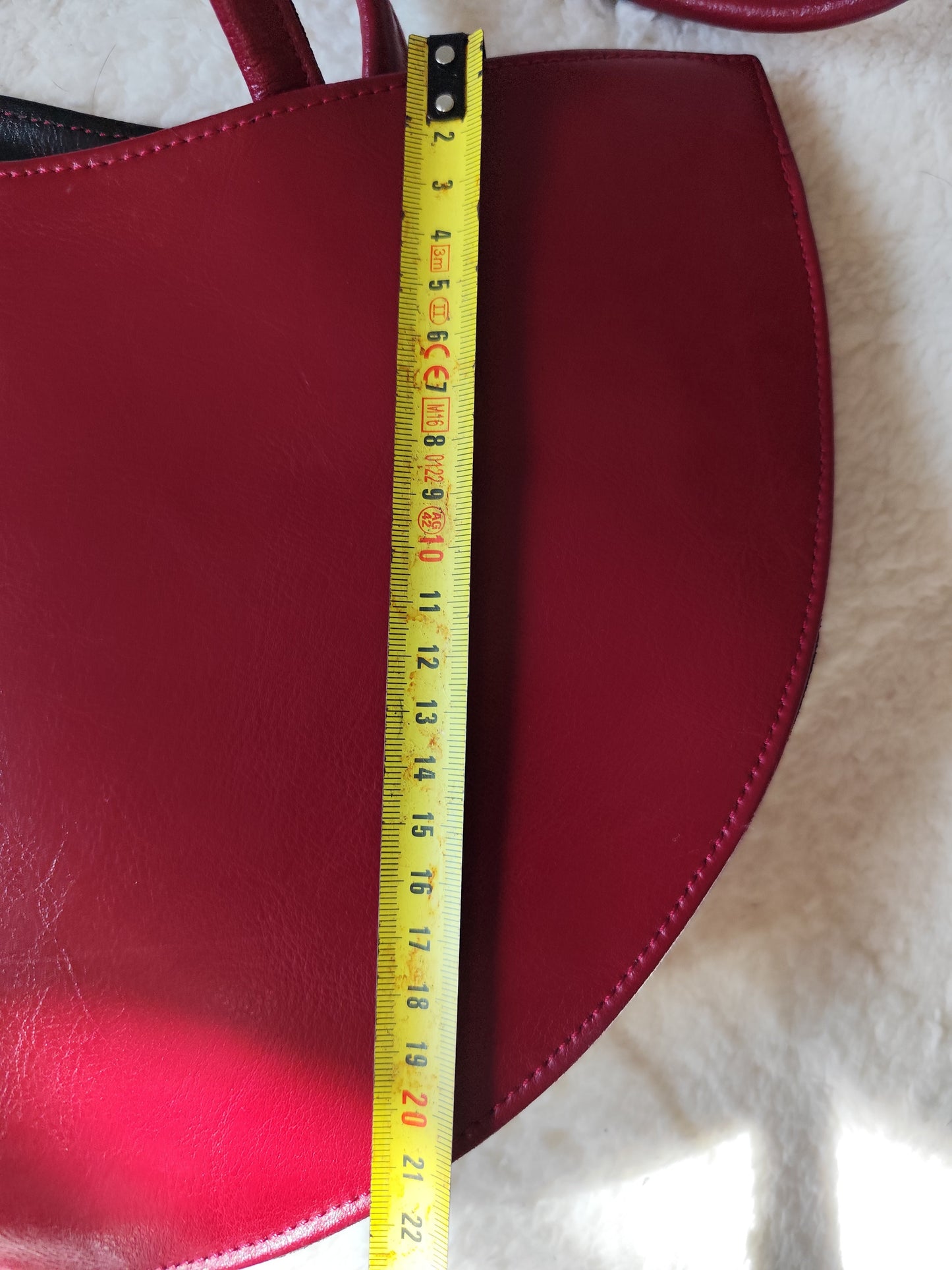 Sac demi-lune à bandoulière rouge Ludivine – Format moyen