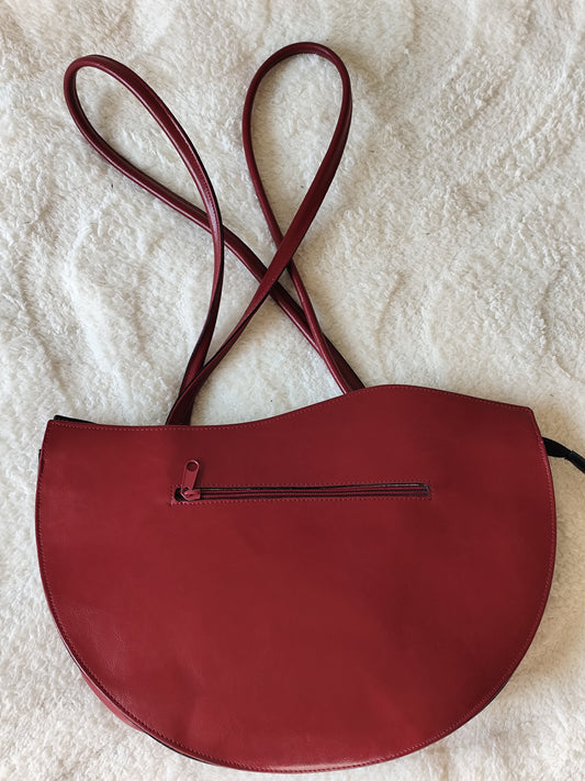 Sac demi-lune à bandoulière rouge Ludivine – Format moyen