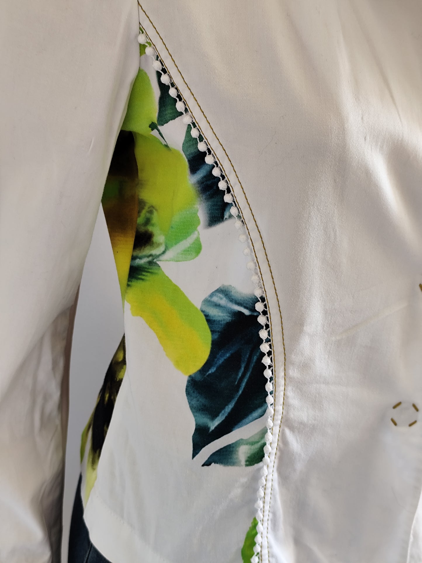 Chemisier vintage Fuego Woman – broderies appliquées & détails couture – T40