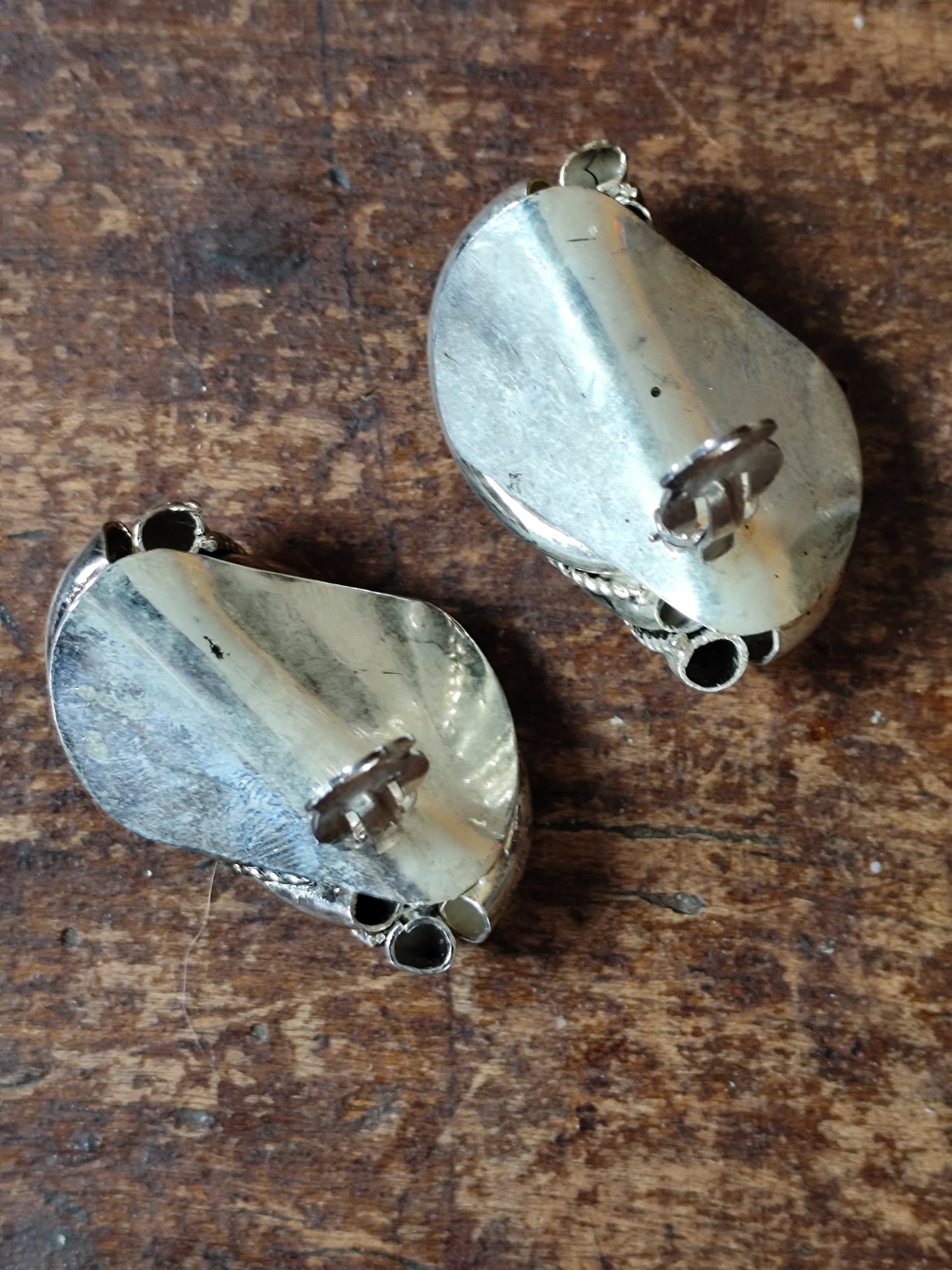 Boucles d’oreilles torsadées argentées à clip – Vintage années 70/80