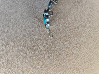 Bracelet manchette argenté et cabochons turquoise