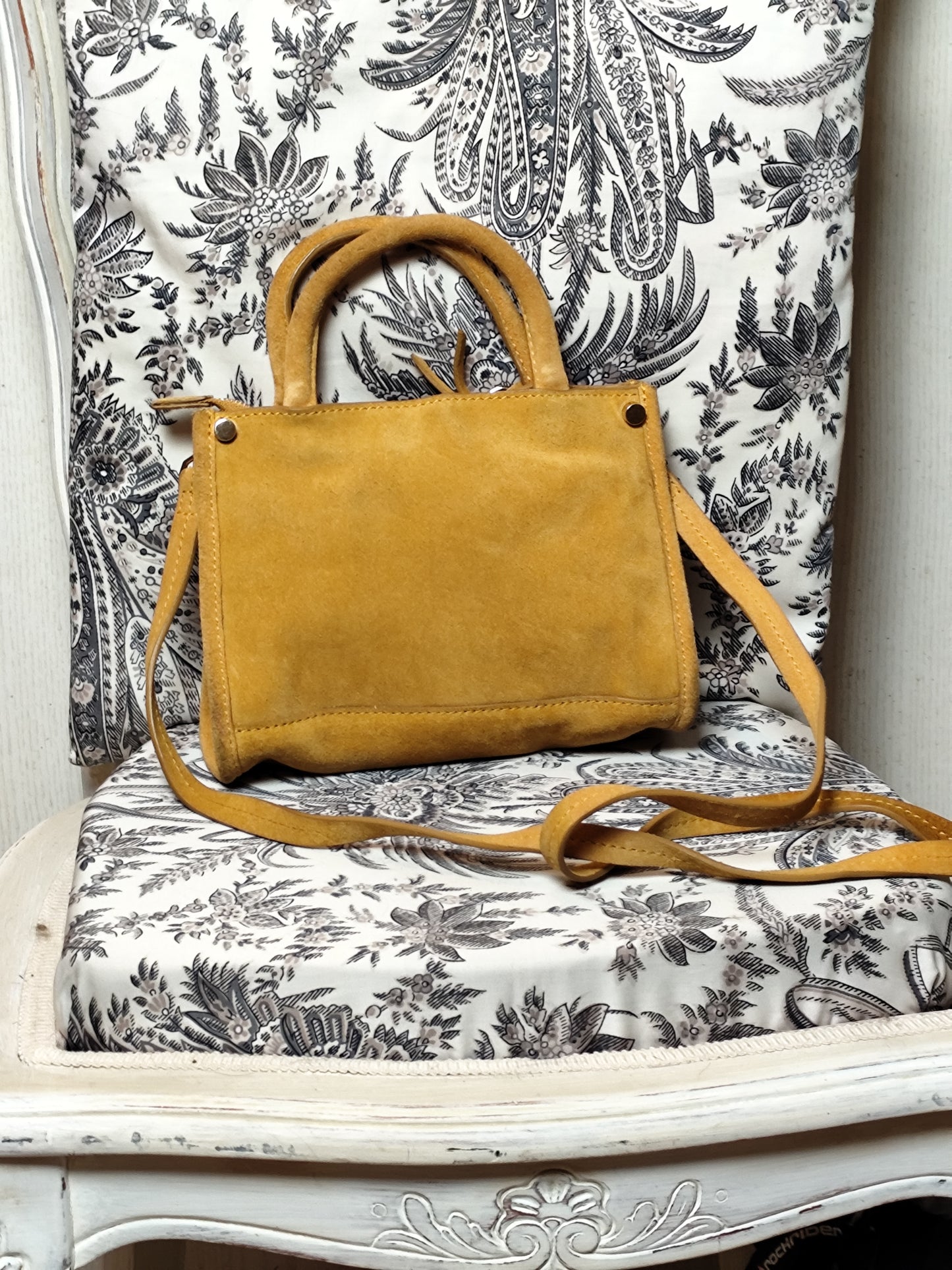 Sac en cuir velours moutarde – H&M – 21×16×5 cm