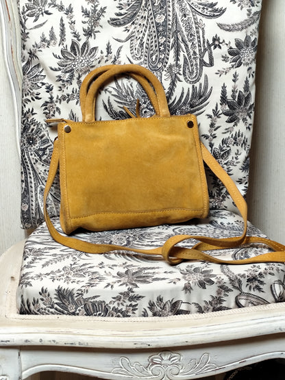 Sac en cuir velours moutarde – H&M – 21×16×5 cm