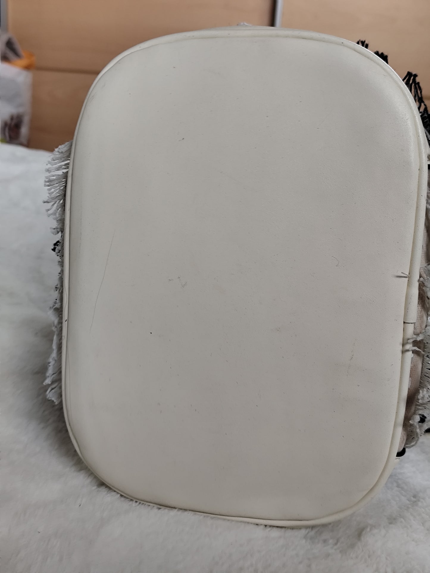 Sac seau à franges noir & blanc – Porté baguette ultra tendance