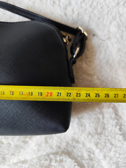 Sac Bandoulière Noir Grainé – Élégance & Praticité