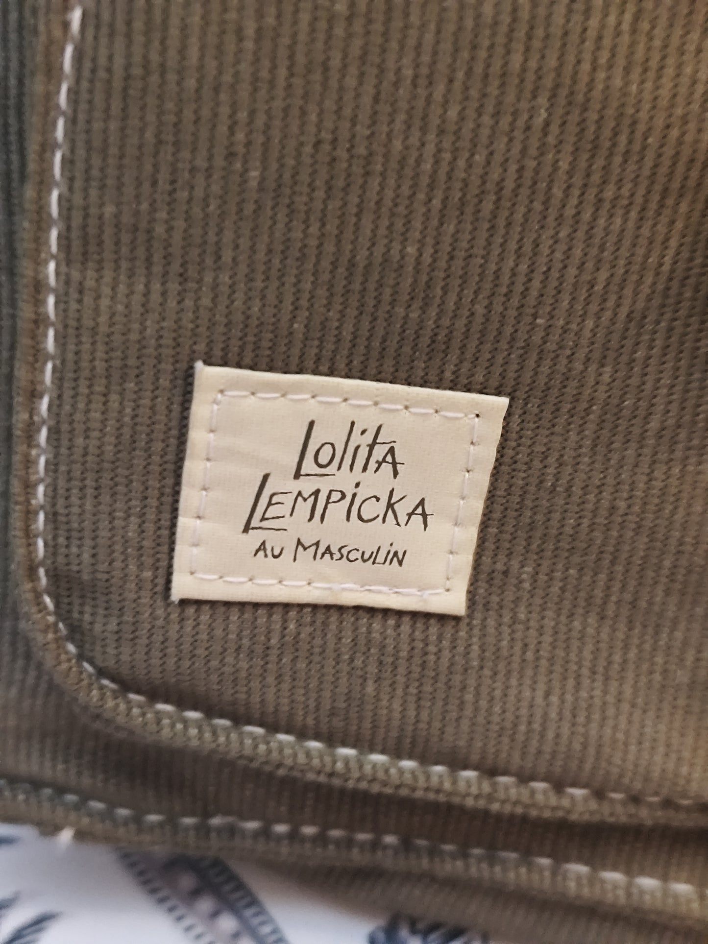 Sac bandoulière en toile kaki – Lolita Lempicka au Masculin – 30x23x8 cm