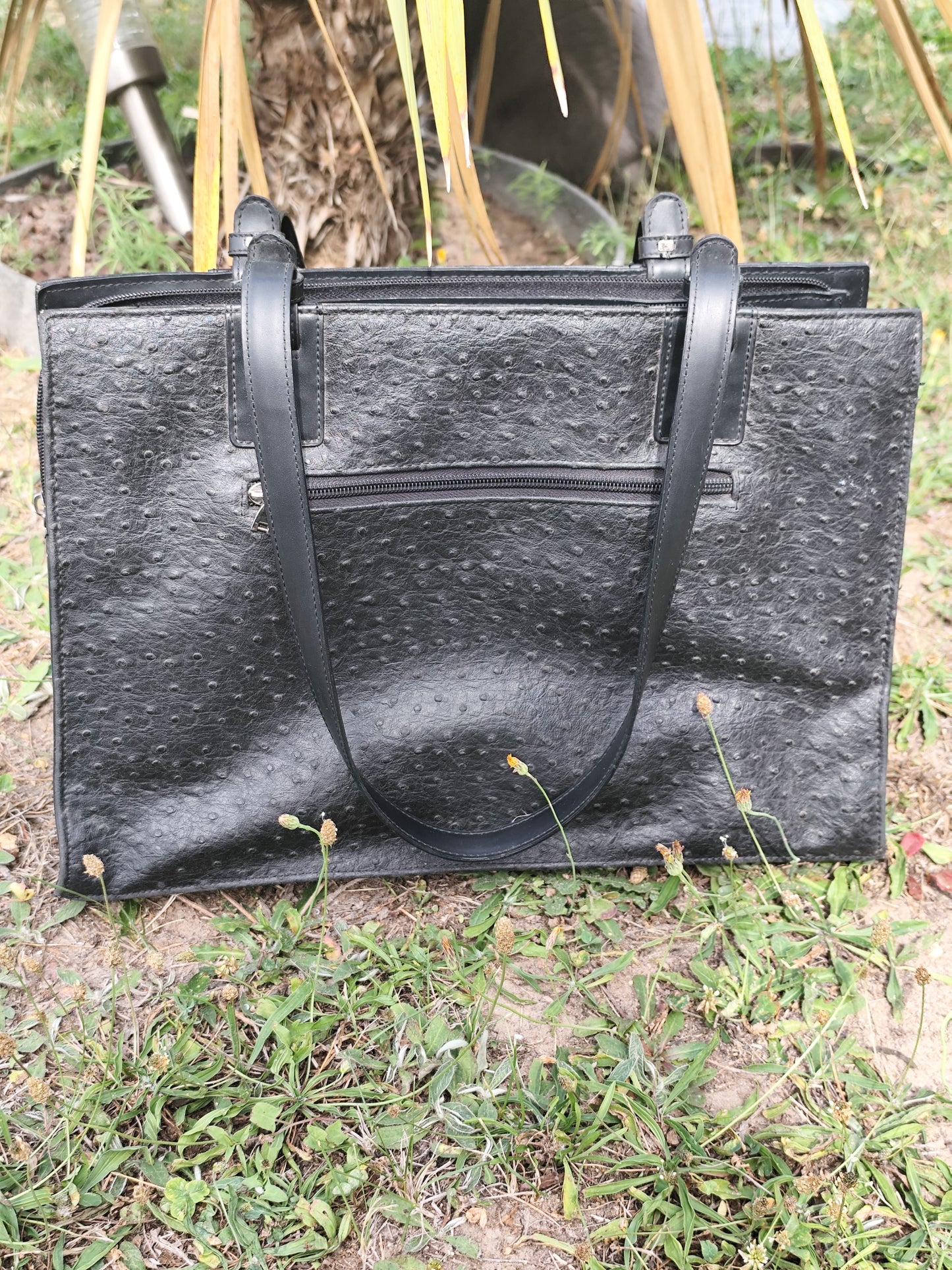 Sac porte-documents noir effet peau d’autruche – 37 x 26 x 11 cm