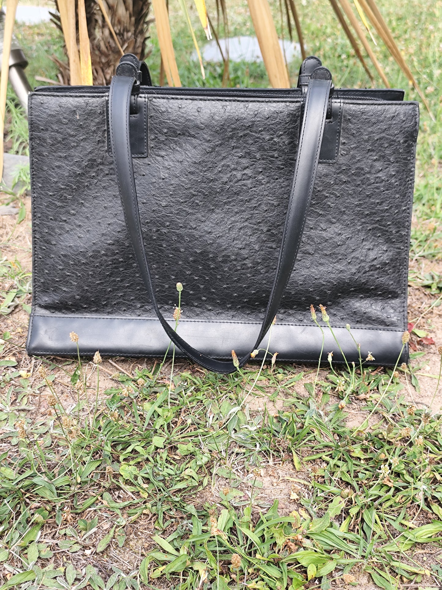 Sac porte-documents noir effet peau d’autruche – 37 x 26 x 11 cm