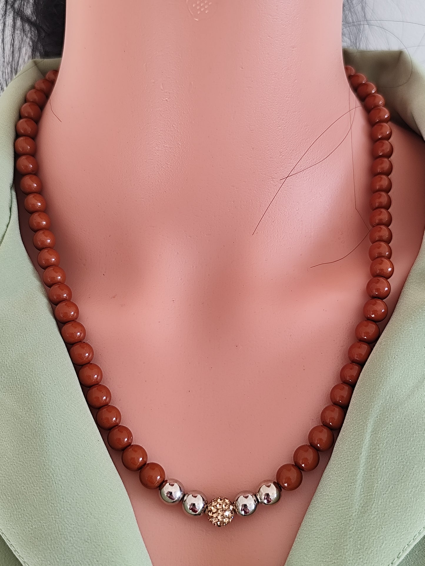 Collier perles couleur ambre avec fermeture aimantée 📿
