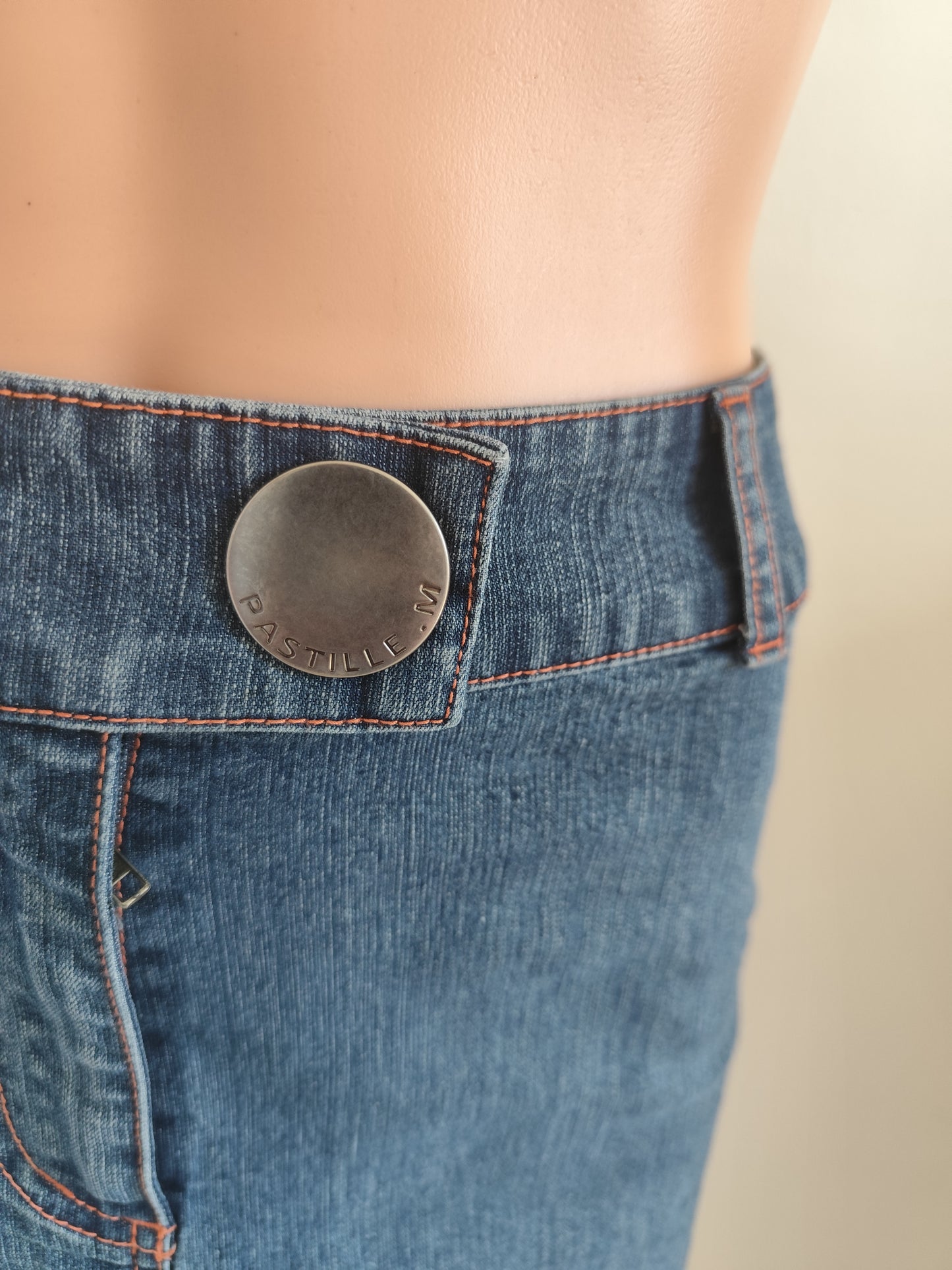 Jupe en jean Y2K volantée – Pastille Menthe – T. 36