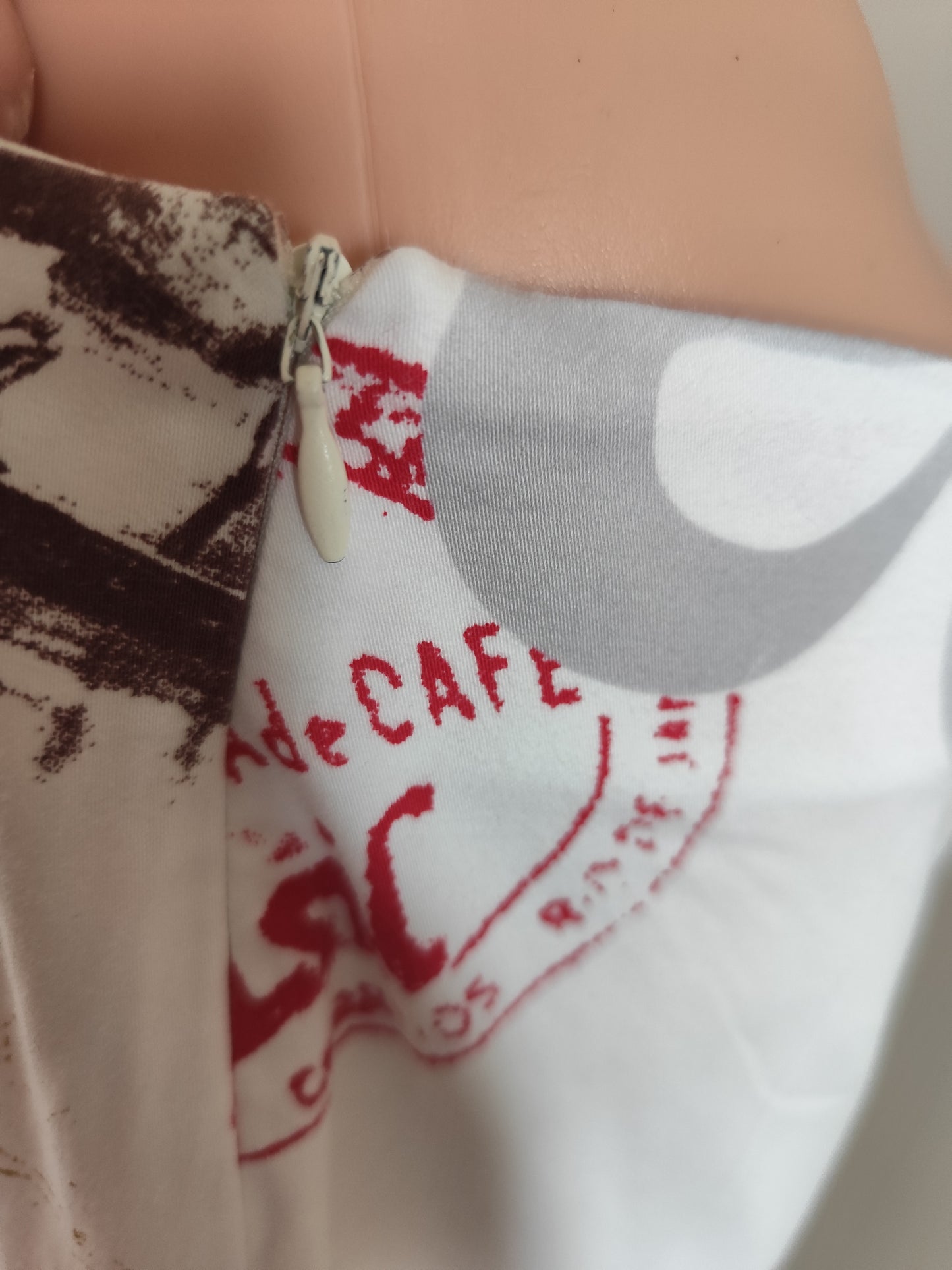 Tailleur Paul Brial – motif floral rouge & chocolat – Taille 3/40 haut et 4/42 jupe