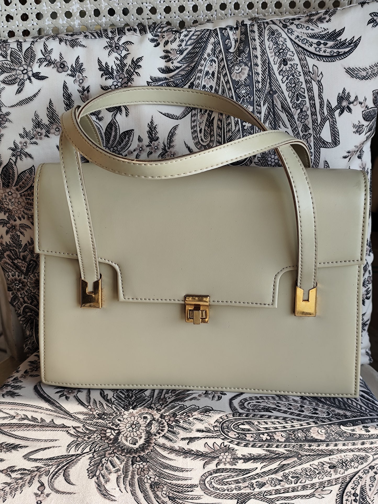 Sac à main vintage en cuir crème forme trapèze