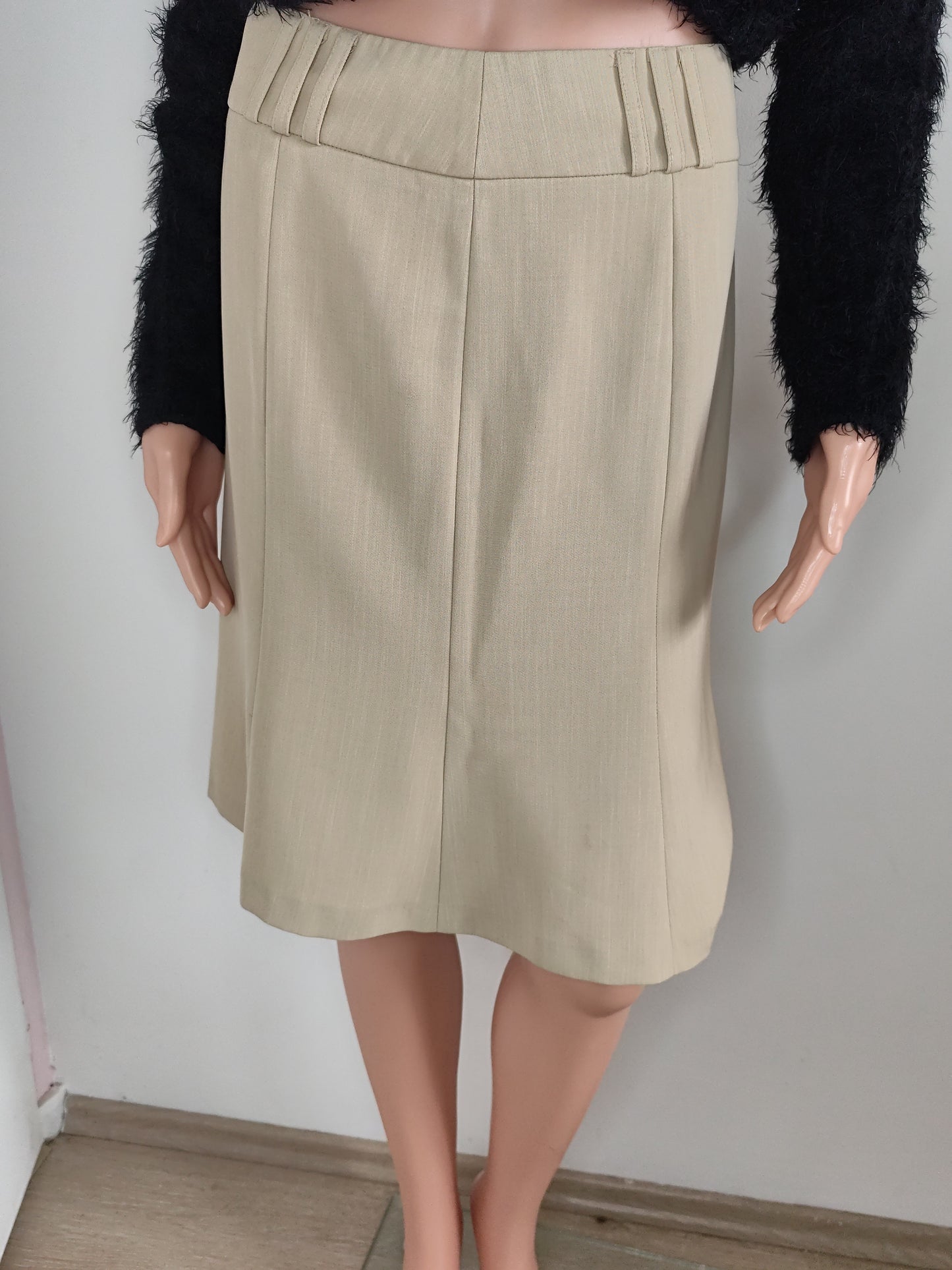 Jupe Courte Naf Naf – Beige Élégant – Taille 40
