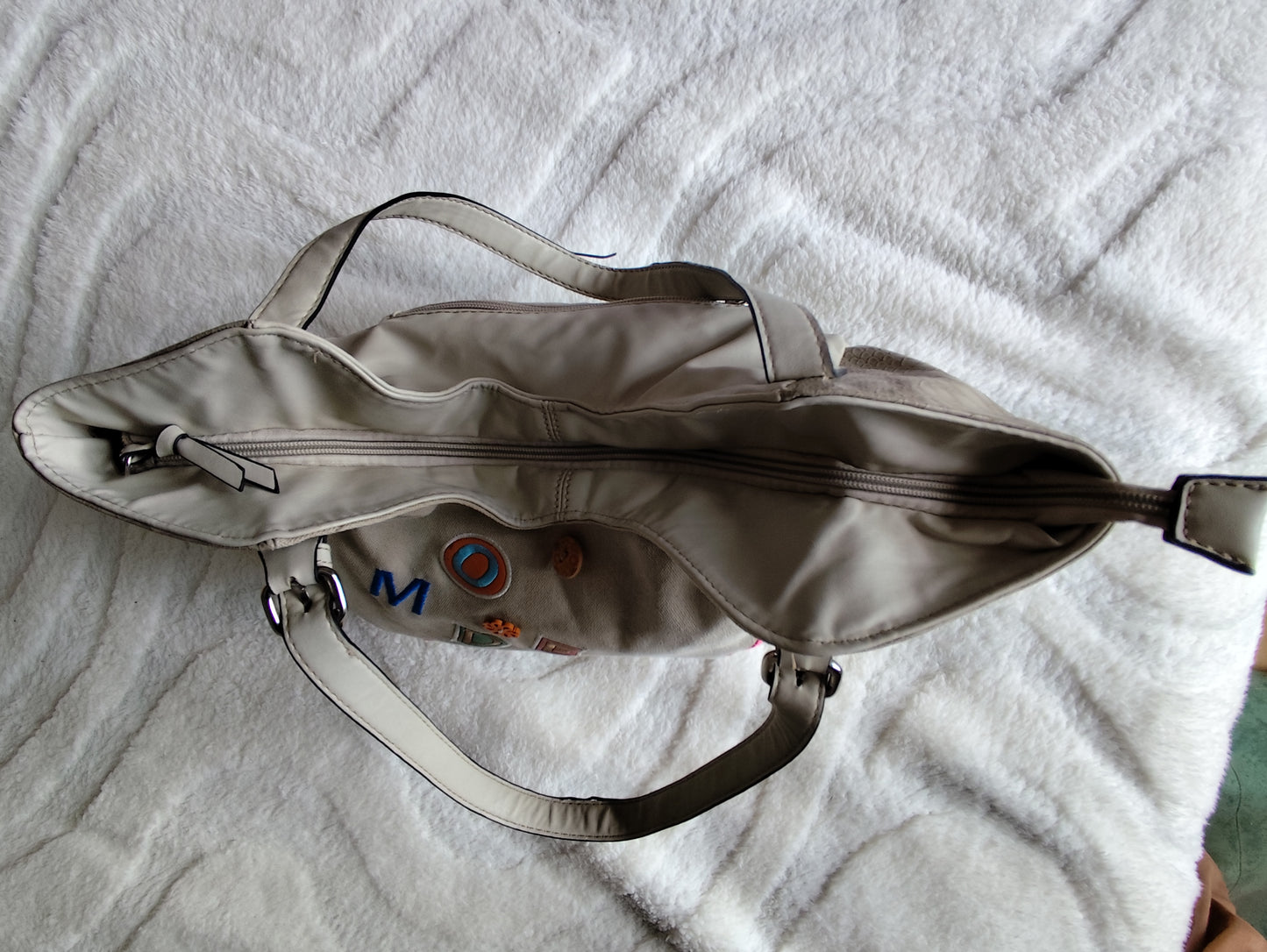 Sac cabas blanc écru à motifs colorés – Esprit bohème chic