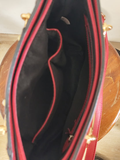 Sac Seau Rigide Adopt’ – Rouge & Doré – Élégant & Structuré