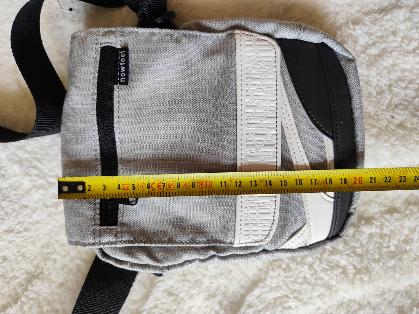 Sacoche Bandoulière Gris & Noir – Compact & Fonctionnel